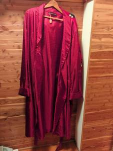 lot 1776 image: 1 silk robe, one fleece house coat