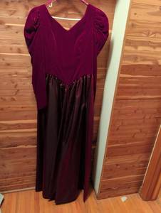lot 1781 image: Womens handmade Formal Dress Velvet and organza Burgundy Puff Sleeve V-Neck 1980s