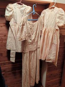lot 1782 image: Cream Linen mother and daughters dresses