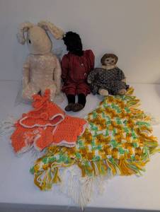 lot 1802 image: Lot of 3 Handmade Dolls with Crocheted Accessories
