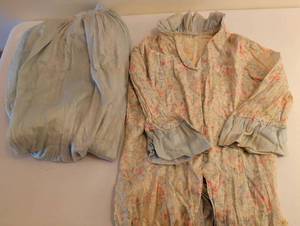 lot 1807 image: Very old antique Two-Piece childrens dress possibly late 1800s