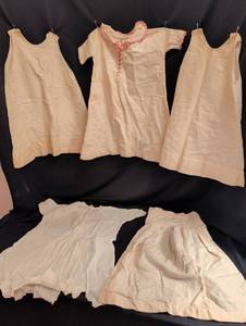 lot 1811 image: Lot of 5 Cream Infant Garments