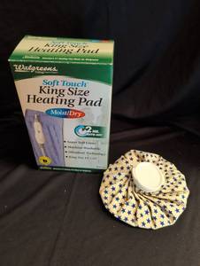 lot 1818 image: Walgreens Soft Touch King Size Heating Pad MoistDry 12 x 25 with cold pack