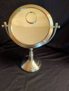 lot 1824 image: Tabletop Mirror with Pedestal Base and Adjustable Arms