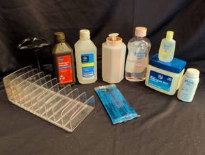 lot 1827 image: Lot of Personal Care and Beauty Items Johnsons Baby Products, Kroger First Aid Supplies