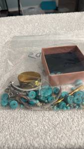 lot 1915 image: Beads