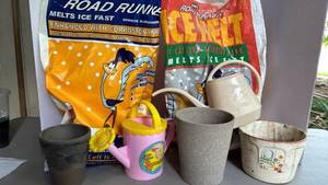 lot 2206 image: Childrens Watering Can and Bucket - ice melt and more