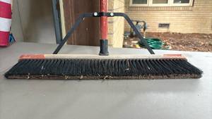 lot 2214 image: Shop broom