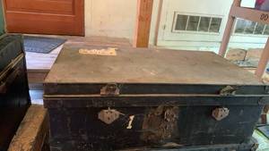 lot 2405 image: Vintage Steamer Trunk with Green Interior and Wooden Frame 1234x18