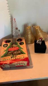 lot 2415 image: Christmas decor and ornaments