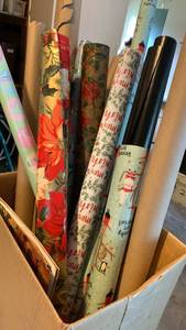 lot 2421 image: Gift wrap