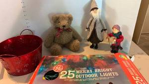 lot 2422 image: Christmas lights, and decor