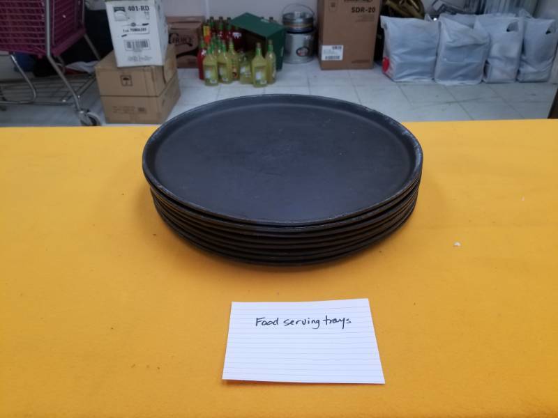 lot 6368 image: Lot of 8 Food Serving Trays