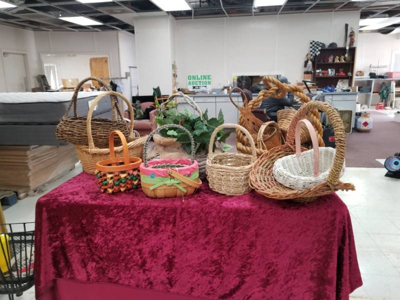 lot 6574 image: Various Lot of Baskets - All Shapes Colors Sizes