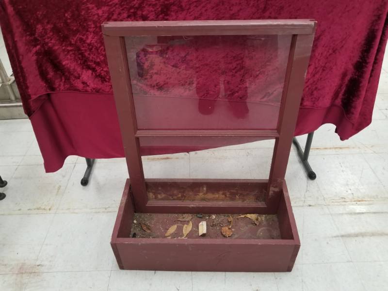 lot 6581 image: Window Dcor Piece with Attached Box