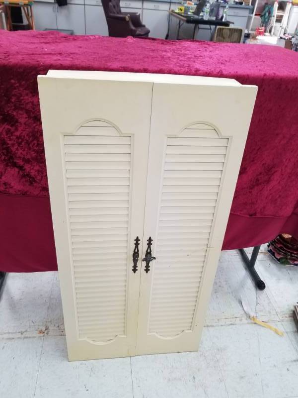 lot 6586 image: Wall Mount Hanging Shelf with Two Doors