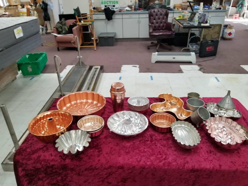 lot 6599 image: Lot of Copper Jello Molds and Misc Metal Kitchen Items