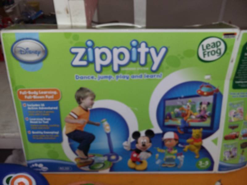 lot 6103 image: Zippity Gaming System