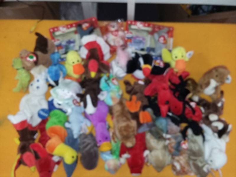 lot 6117 image: Lot Beanie Bears