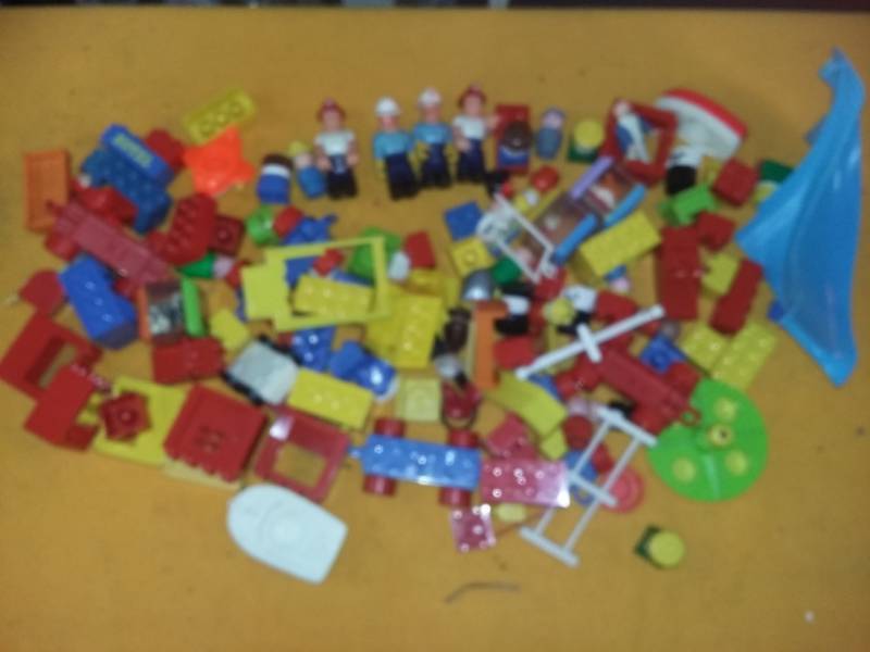 lot 6145 image: Lot of Building Blocks