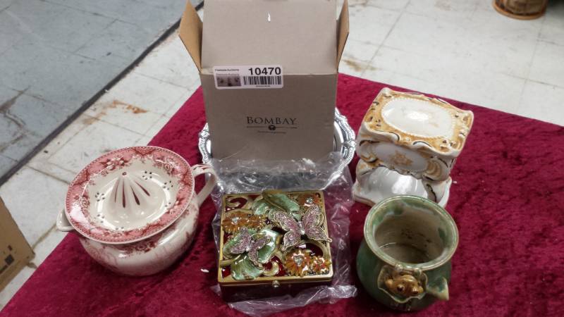 lot 10470 image: Misc Collectibles Lot