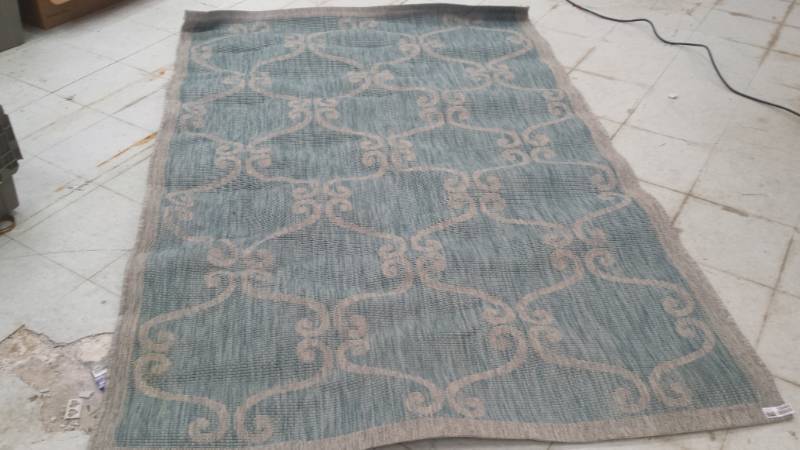 lot 10485 image: Aqua Grey IndoorOutdoor Area Rug 53 x 7 7