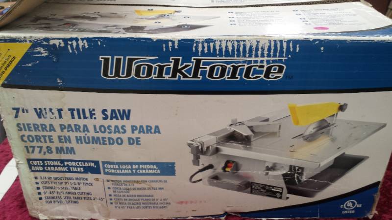 lot 10456 image: WorkForce 7 Wet Tile Saw in Box