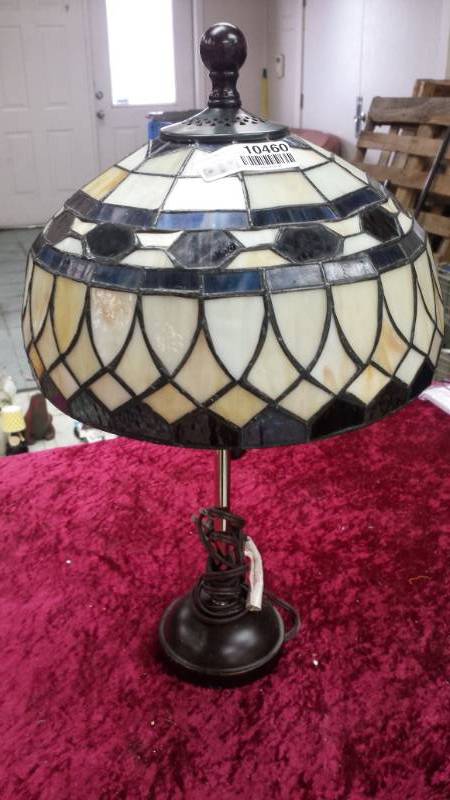 lot 10460 image: Electric Lamp with Stained Glass Shade