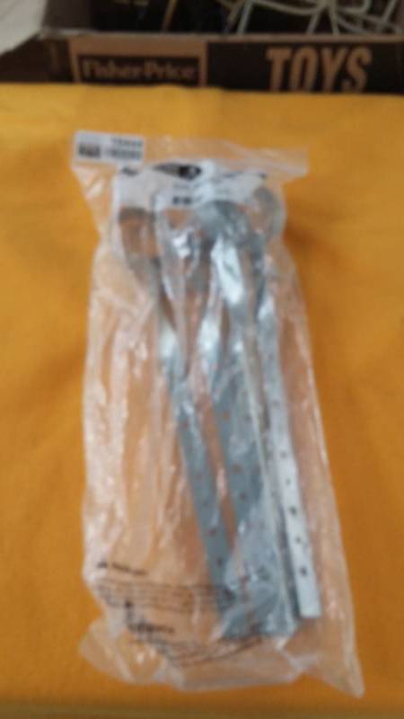 lot 10444 image: Galvanized Steel Pipe Hangers 5pcs
