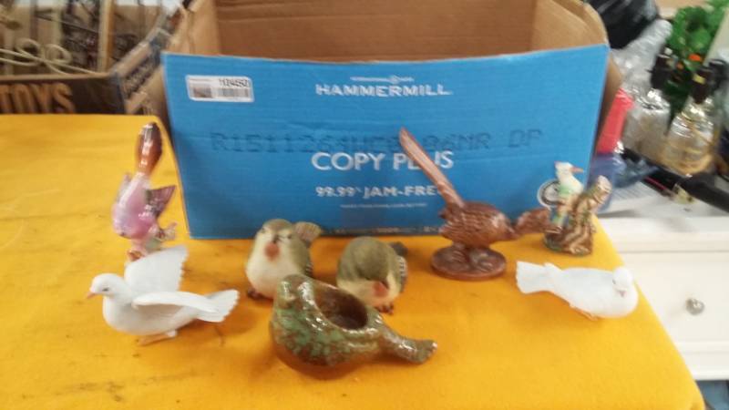 lot 10450 image: Bird Figurines Collection