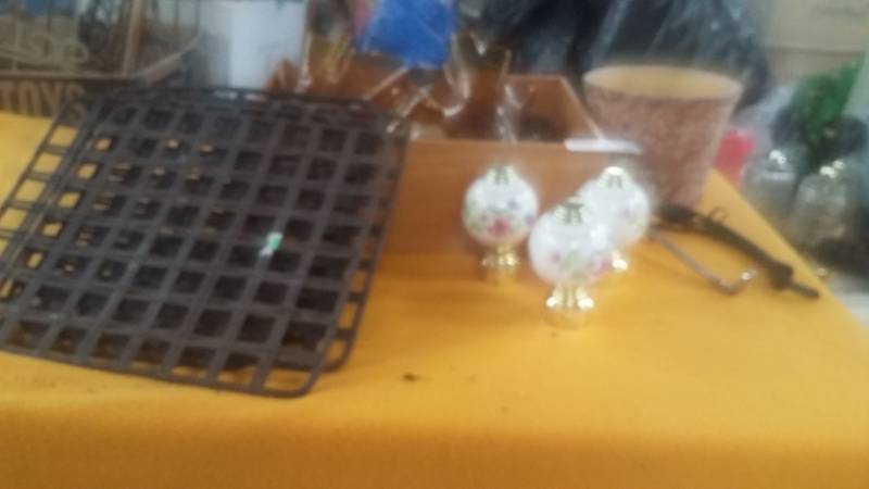 lot 10464 image: Misc Lot