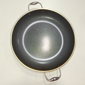 lot 8009 image: HexClad 14 Inch Fry Pan
