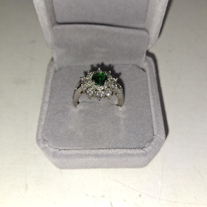 lot 8023 image: Round Green Emerald Colored Fake Ring