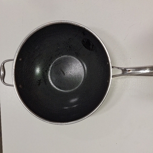 lot 8065 image: Hexclad 12inch Wok Pan