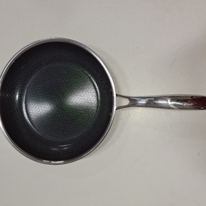 lot 8070 image: Hexclad 10 Inch Fry Pan