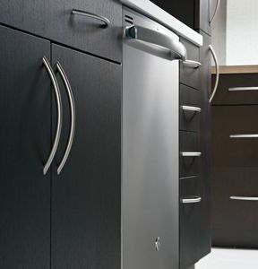 lot 20757 image: GE Dishwasher Built-In Stainless Steel - Retail $650