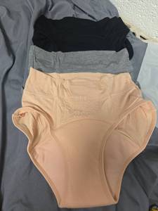 lot 559 image: XS Incontinence Underwear for Women - Retail $0