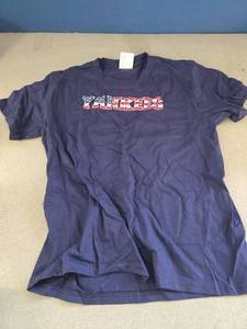 lot 836 image: Small Yankees Kids Shirt - Retail $0
