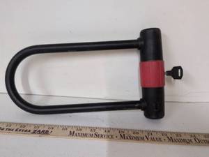 lot 13 image: U-Shaped Bicycle Lock with Red and Black Body and Key