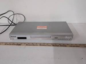 lot 27 image: Panasonic DVDCD Player DVD-S97 Advanced Progressive Scan