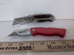 lot 94 image: Utility Knife Lot 2 Retractable Blade Folding Knives