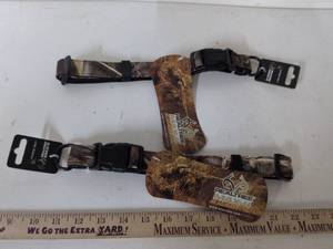 lot 103 image: Realtree MAX-4 Hyper Pet Adjustable Dog Collar Set 1 x 15-26 48265EA