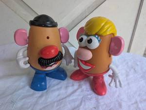lot 1513 image: Mr. Potato Head Action Figures 2-Piece Lot with Interchangeable Parts
