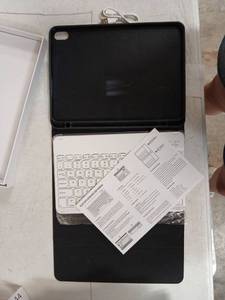 lot 15445 image: Bluetooth Wireless Keyboard and Case for Tablet - Retail $25