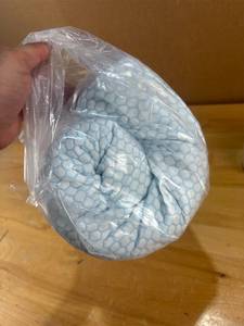 lot 1566 image: Cooling Pillow