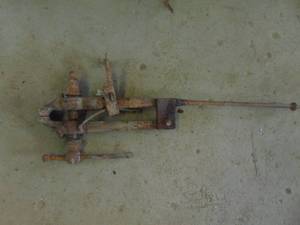 lot 4854 image: Large Vise