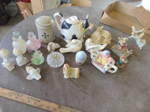 lot 4873 image: Large Selection of Decor