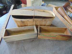 lot 4883 image: Small Wooden Boxes - Cheese Boxes
