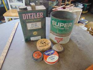 lot 4901 image: Collectible tins