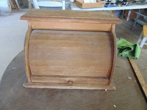 lot 4903 image: Wooden bread box